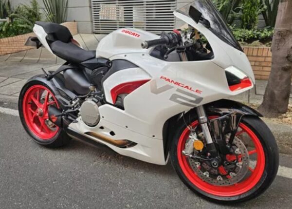 HDM1116 - Panigale V2