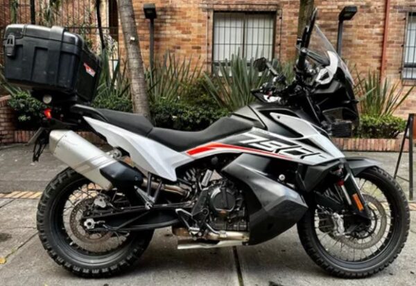 KTM Adventure 790 R 2020 (15.000 kms)