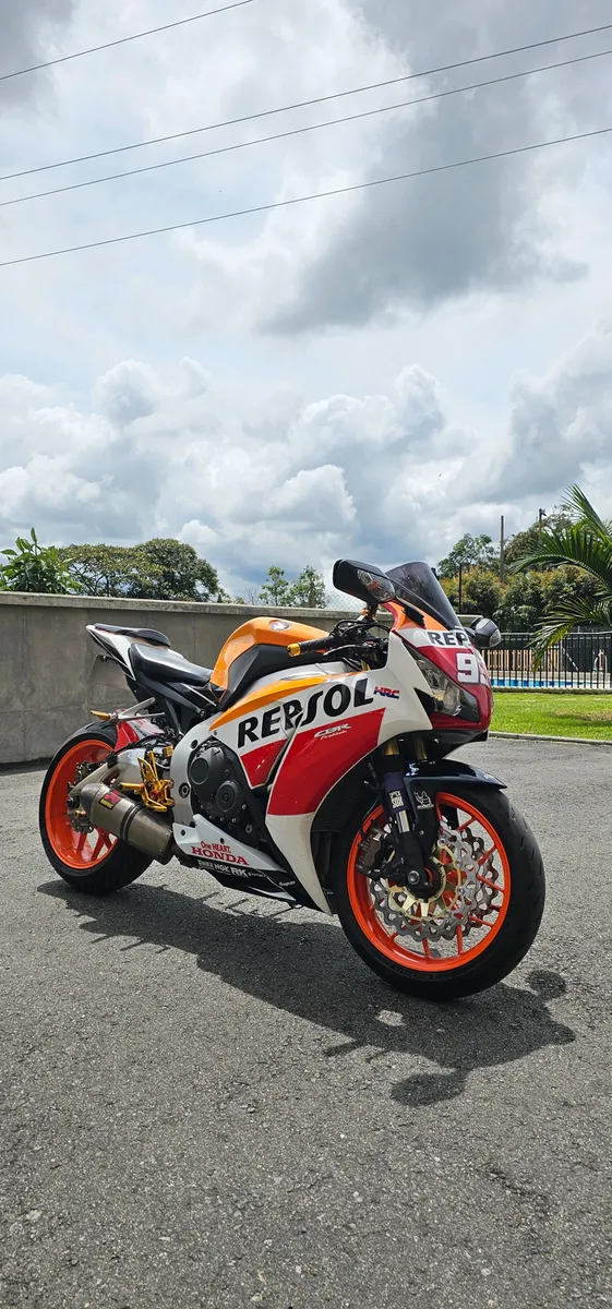 HONDA CBR 1000 RR 2015 (22.000kms)