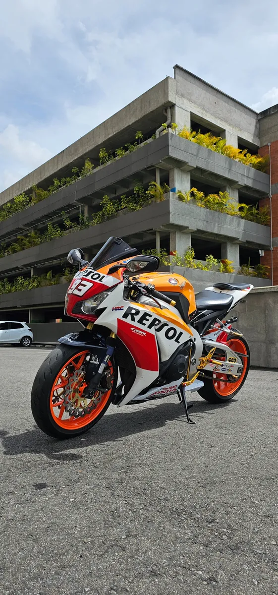 HONDA CBR 1000 RR 2015 (22.000kms)