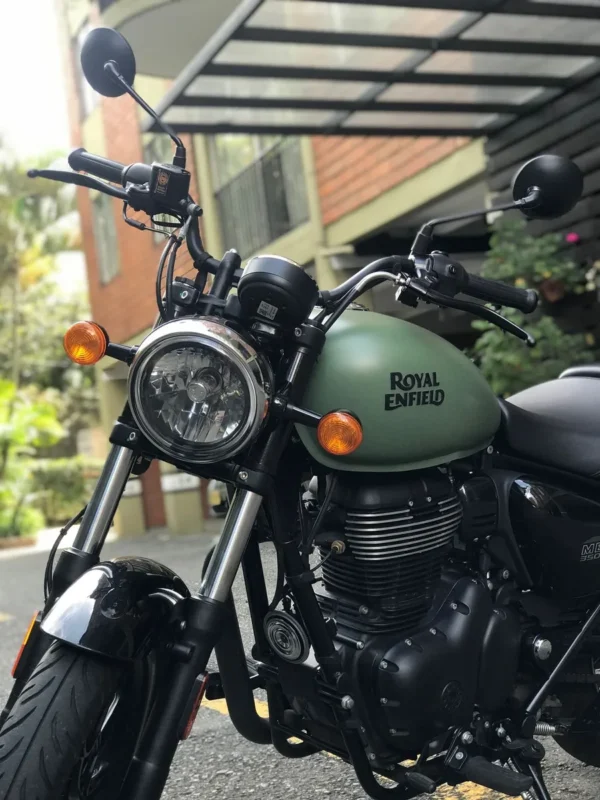ROYAL ENFIELD Meteor 350 2025 (6.100kms)