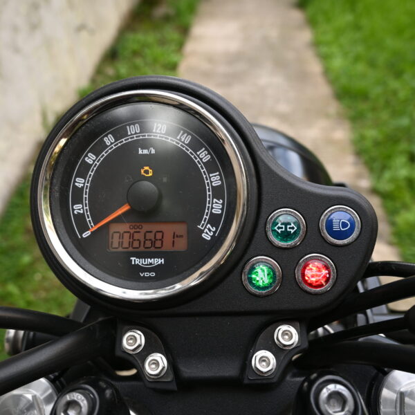 DSC_1256-scaled-1.jpg Triumph Bonneville 800 2013 (6500 kms)