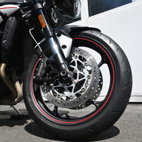 Triumph Street Triple R 2021 (2500 kms)