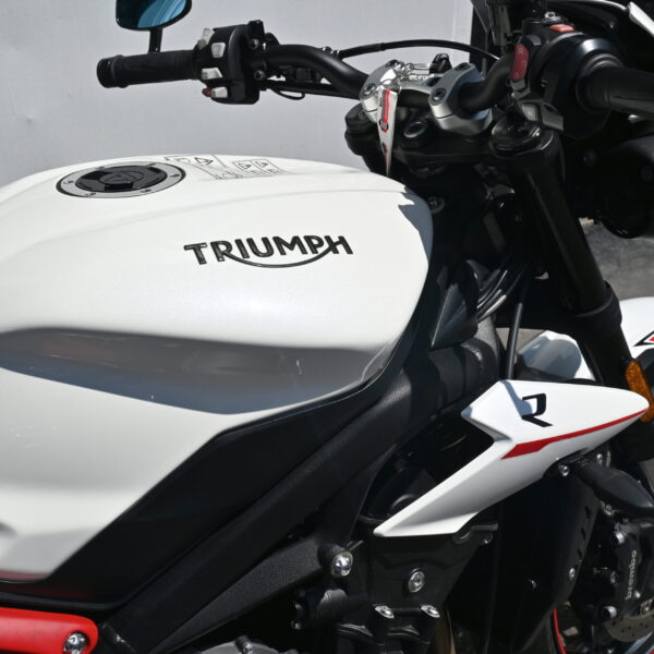 Triumph Street Triple R 2021 (2500 kms)