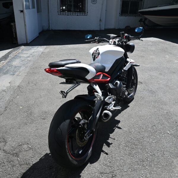 Triumph Street Triple R 2021 (2500 kms)