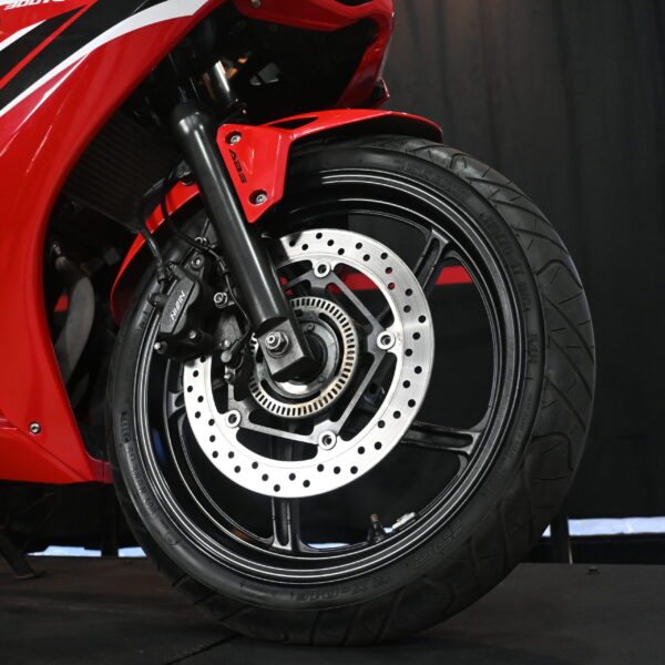 Honda CBR 300 R 2018 (15000 kms) 1209