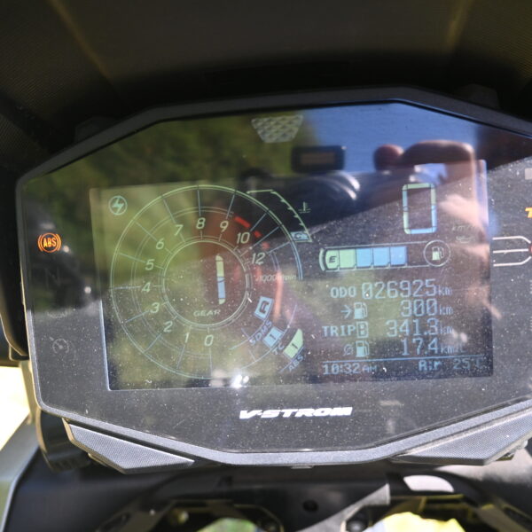 SUZUKI VSTORM 1050 2022 (26000 kms) NRO 1257