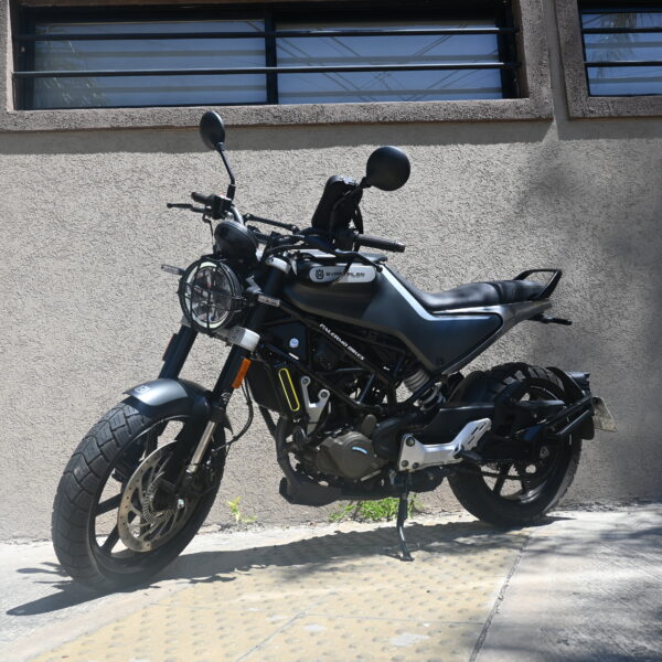 DSC_5329 HUSQVARNA Svartpilen 200 (6000 kms) NRO 1261