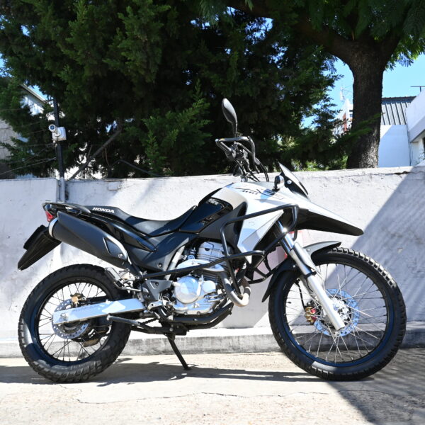 Honda XRE 300 – 2022 (24000 kms)