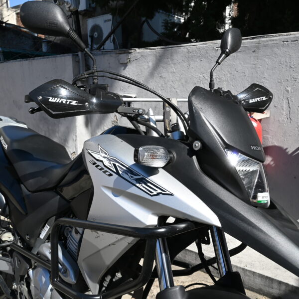 Honda XRE 300 – 2022 (24000 kms)