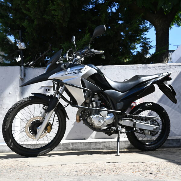 Honda XRE 300 – 2022 (24000 kms)