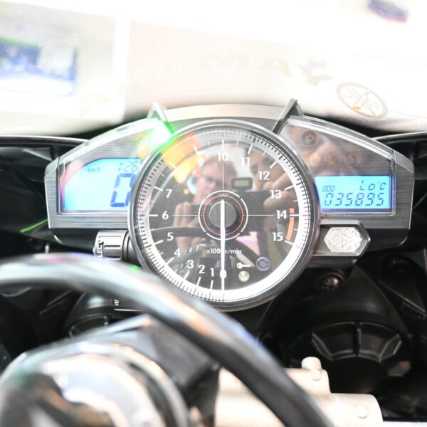 DSC_0805 YAMAHA R1 1000 – 2008 (35.000 kms)