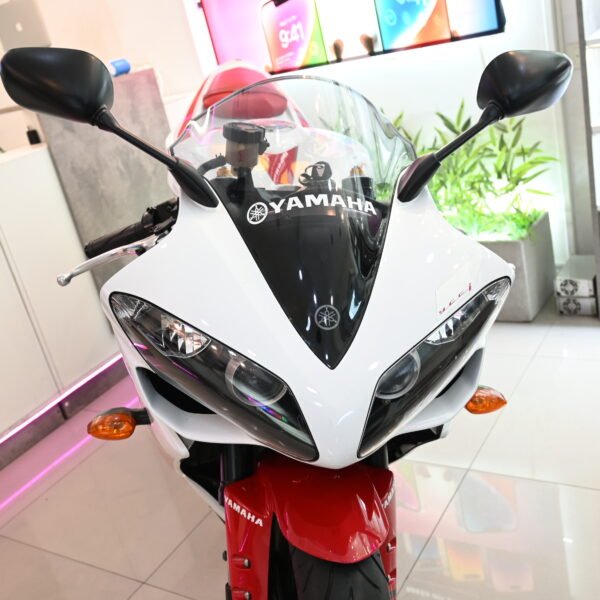 DSC_0812 YAMAHA R1 1000 – 2008 (35.000 kms)