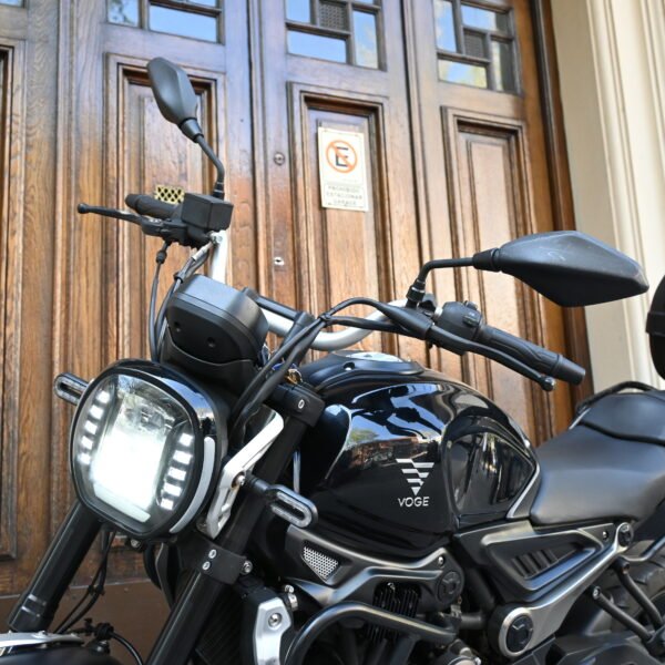 DSC_0993 VOGE AC 300 – 2023 (14.500 kms)